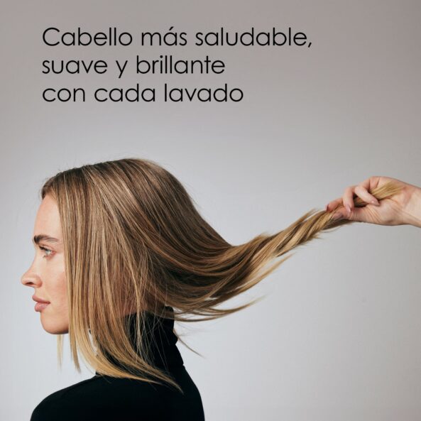 Olaplex No.4 Bond Maintenance Shampoo 250ml - Image 2