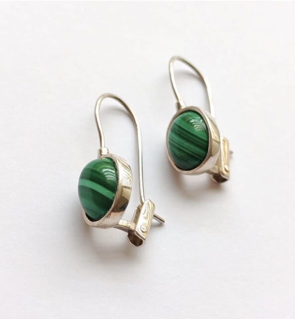 Aretes en plata 9.25. Piedra natural Malaquita